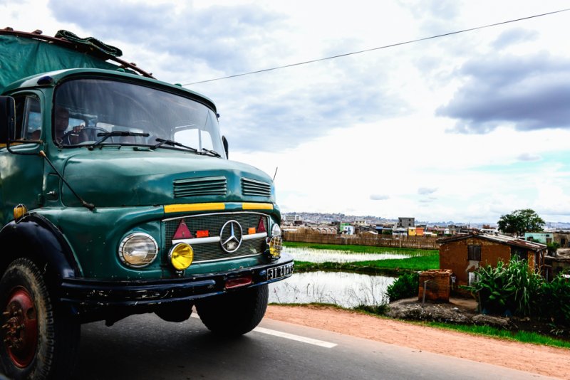 Mercedes Truck Oldtimer Madagaskar Route RN2