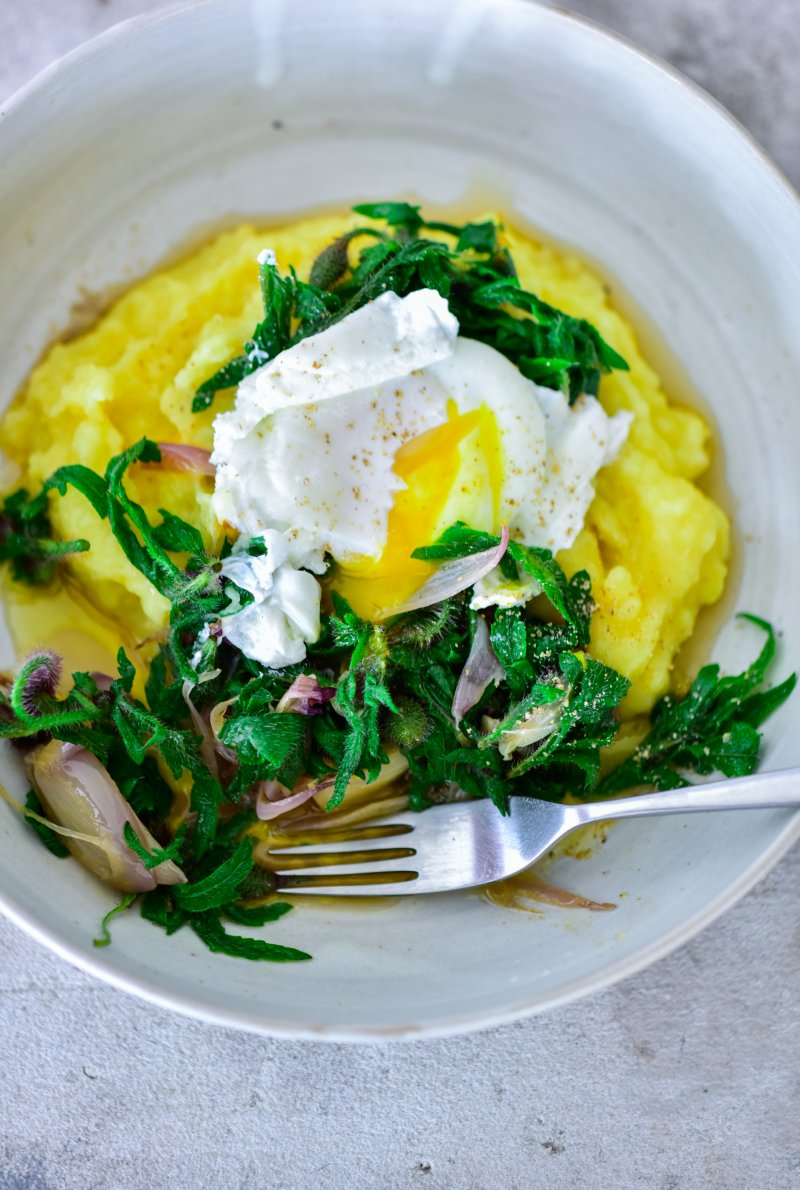 Klatschmohn Gemüse mit pochiertem Ei
