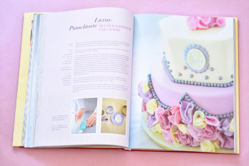 Punsch Torte mit Prachtdekor und Zucker Gemme